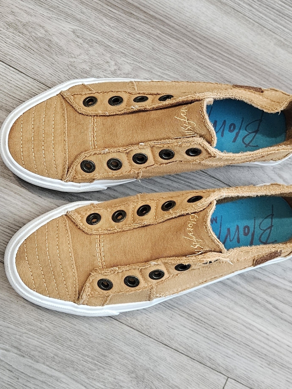 Blowfish Women's Tan Canvas Slip-On Sneakers with Frayed Detail Size 8